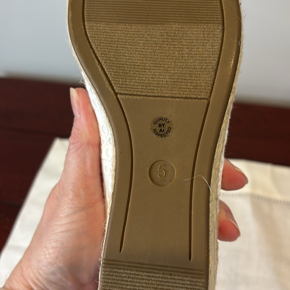 St. John's Bay Womens Reddy Slip-On Wedge Shoe in White Eyelet Size 5 - Picture 7 of 10